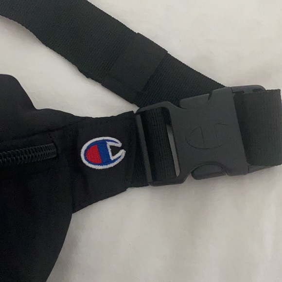 Champion Cross Body Bag - Picture 4 of 5